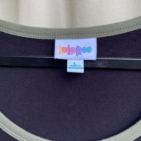 ❗️SOLD❗️EUC- LULAROE BLACK W/GREEN TRIM FLARED MAXI DRESS - Picture 5 of 14